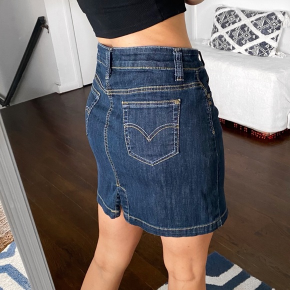 🐚 MISS CAPRI DARK WASH HIGH WAIST MINI SKIRT! - Picture 4 of 11